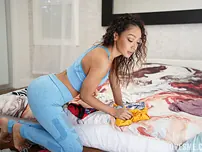 Sarah Lace - Sista Luvs Me