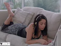 Vanessa Sky Shrieks Like A Nasty Animal While Getting Bootie-Romped