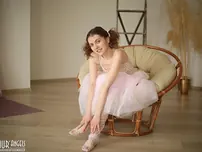 Attractive teen hottie