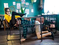 Jade Kimiko , Nikki Zee - Family Masturbates