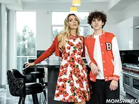 Jessica Ryan, Savvy Suxx - Mom Exchange