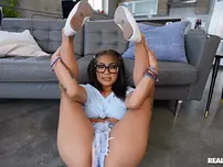 Asian Ditzy With Glasses Gets Properly Plumbed On The Bed pics (Yumi Sin)