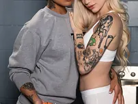 Stunner Gold Porks Supah-nice Light-haired Female In The Prison Cage pictures (Alex Grey)