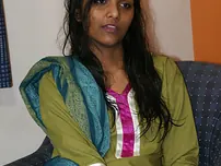 Indian divya slips off her shalwar suit to position nude for the first time