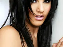 Indian goddess Sunny Leone demonstrates super-hot kinks in an exotic bathing suit