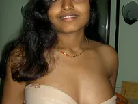 Indian wife Aprita deep throats manmeat during set of candid homemade snaps