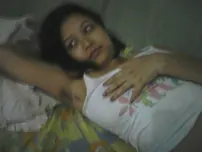 Luxurious Indian wife Padma unveils naturals orbs and armpits on sofa