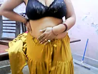 Lush Indian wife reveals giant hooter-sling-stuffers before displaying her large caboose