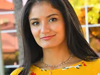 Babe Viva demonstrates her scorching coochie in public while posing in her summer dress