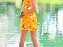 Babe Viva demonstrates her scorching coochie in public while posing in her summer dress
