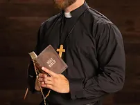 Divine Beotches starring Arabelle Raphael, Brogan Orgy Pics