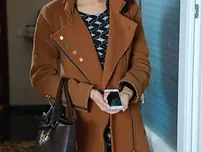 Teenager solo nymph Dakota Pinkish pulls out her cock-squeezing butt and smoothly-shaven cootchie from her clothes