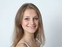 Guiltless teenage Linessa displays off her fantastic assets in the bare