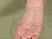 Beautiful Hungarian Lesperansa unveils her humungous knockers and bares it all in shoes