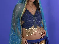 Indian sweetie Vishna heads barefooted while modelling voluptuous undergarments