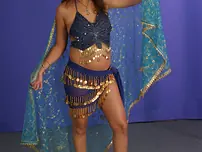 Indian sweetie Vishna heads barefooted while modelling voluptuous undergarments