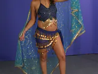 Indian sweetie Vishna heads barefooted while modelling voluptuous undergarments