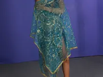 Indian sweetie Vishna heads barefooted while modelling voluptuous undergarments