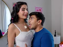 Latina teenage Angel Gostosa has sexual hump with her stepbrother