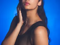 Indian gal models non bare in a observe through top and cut-offs