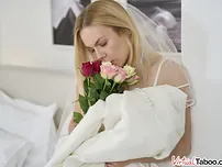 Alecia Fox gets naughty in virtual taboo with her friends