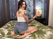 Marie Fox gets down and dirty with Strokies in Strokies