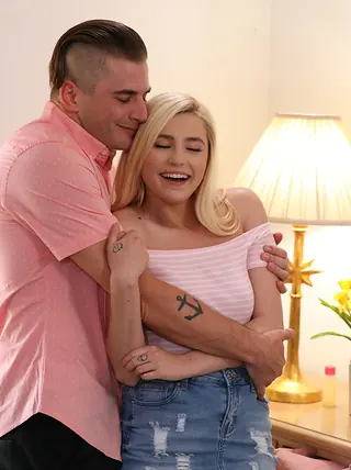 Carolina Sweets Gets Her Manmeat-Squashing Cunny Slurped And Plumbed In Various Positions