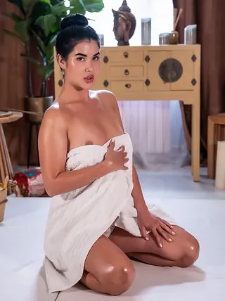 Girl Dee - Massage Rooms