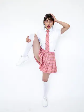 Angel Windell - Nubile Pies