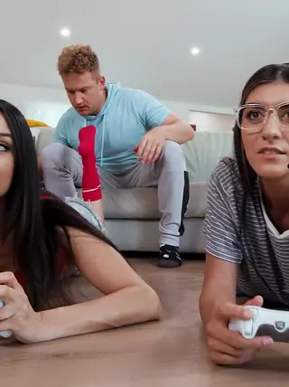 Eliza Ibarra Gets A Sticky Reward After Riding Yam-sized Spunk-shotgun