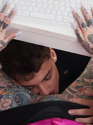 Entirely-tattooed Breezy In High Heels Takes Rock-hard Manmeat Deep Inside pics (Tiger Lilly)