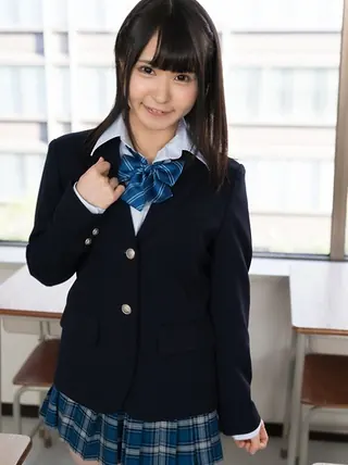 Ultra-ultra-cute Chinese college girl unveils her cupcakes and vulva at her desk