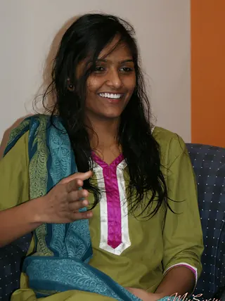 Indian divya glides off her shalwar suit to stance bare for the very first time