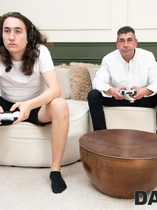 Julia Super-cute - Parent 4K