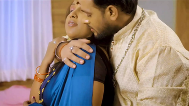 Desi Bhabhi's Indian slit gets a sizzling jism fountain in her gullet