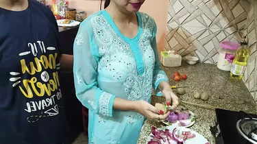 Desi Indian mega-bitch cheats on hubby with firm-core blow-job & sloppy chat