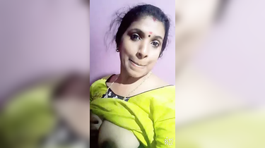 Desi stepmom with jacked mounds jacking on stepson-in-law's hard-on