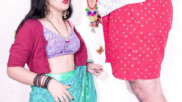 Desi Aunty Ki Wrings Salami and Gets a Scorching Booty-Tearing up in Close-Up Desi Bhabhi Act