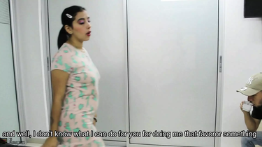 Buxomy Desi neighbor gets her taut muff plowed while I'm on the door - Porno in Spanish