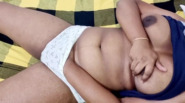 Desi wife with massive hooters and torrid figure likes solo morning fucky-fucky in HD