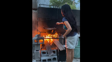 Yaresita Petite gets her cooter creamed by Por Poco & his Frijoles in this scorching 60fps movie