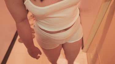 XMassageRoomTH touches down and jizzes rock-hard in a hot Chinese room