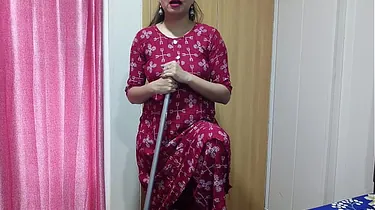 Desi pornstar Sali gets down & dirty with her hung Jija from her cool apartment