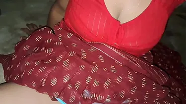 Prayamu11 and Yatun get wild in Hindi Madam Ki Chudai Outdoors