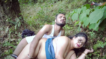 Desi Aunty gets her fur covered vag plowed by BEAU in public