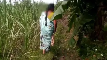 See Priya's Indian aunty go crazy in a molten and strong xxx activity!