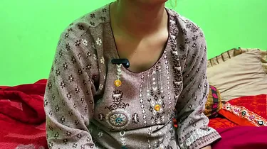 Desi Aunty gets romped stiff by her crazy neighbor's stiff shaft in HD