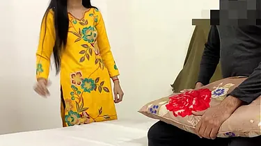 Hot Desi Aunty Ki Pyasi Chut gets pounded hard with audio