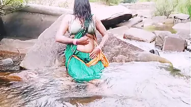 Hot Silk gets dirty in the great outdoors with a beautiful face