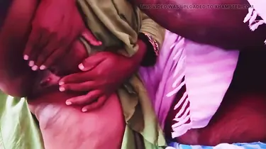Desi Aunty Romping Neighbor's Uncle's Ass in Hot Desi Amateur Video
